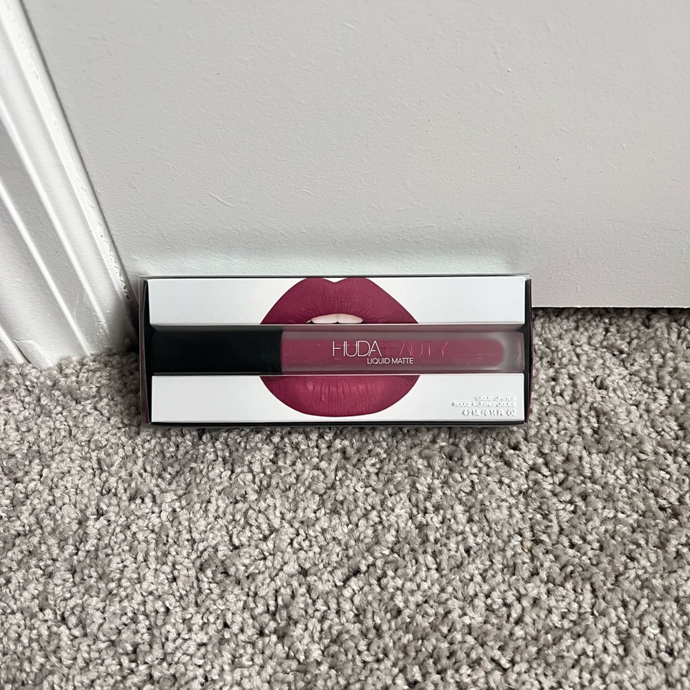 Huda Beauty Liquid Matte Lipstick